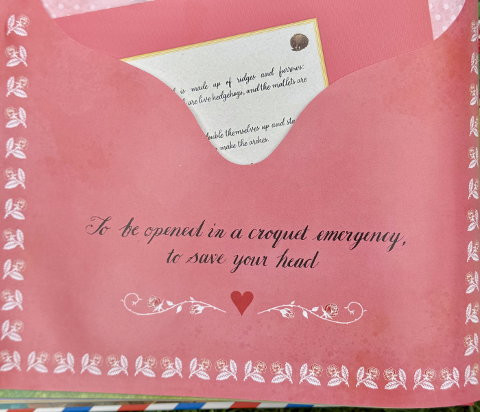 Letters from Wonderland – carte interactivă în limba engleză cu scrisori de deschis [7]