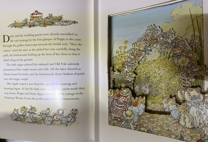 The Brambly Hedge Pop-Up Book carte copii engleză Jill Barklem copertă [3]
