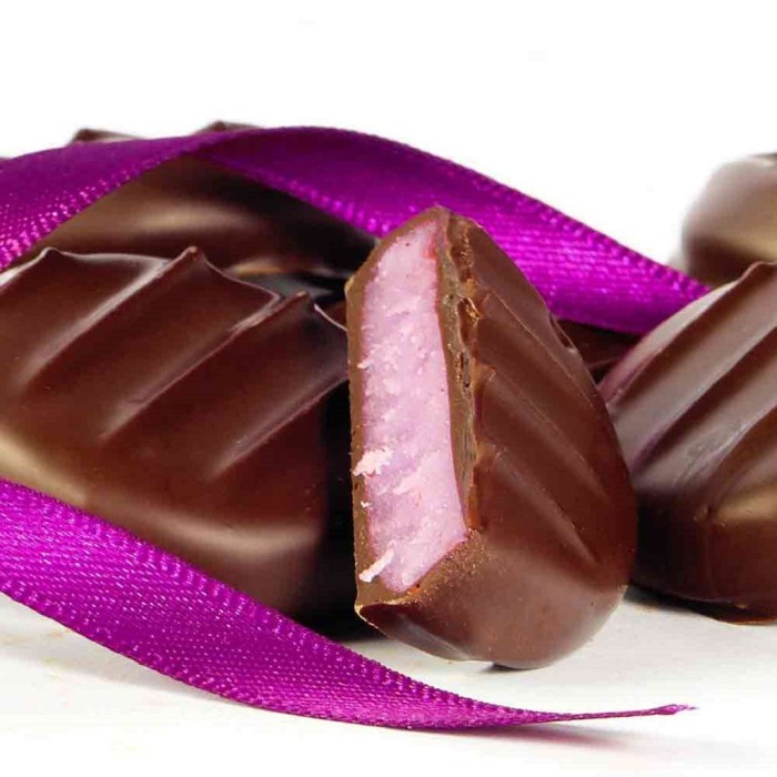 Crema fondant cu cirese negre invelita in ciocolata neagra [2]