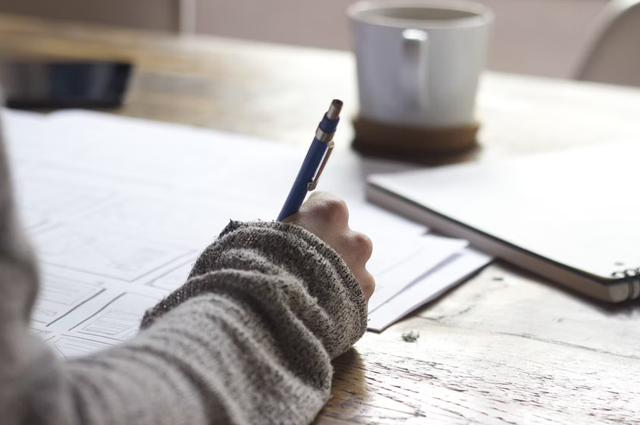 Gramatica limbii romîne, mai ușor de învățat ca oricînd! Reguli și 800 exerciții pentru orice vîrstă!