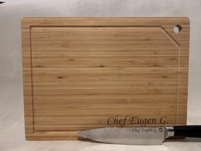 Set cadou gatit personalizat format din cutit profesional si tocator bambus gravate prin laser Chef Nicole în cutie de prezentare [4]