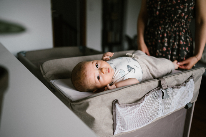 Pătuț de călătorie BLISSY gri cu accesorii [17]