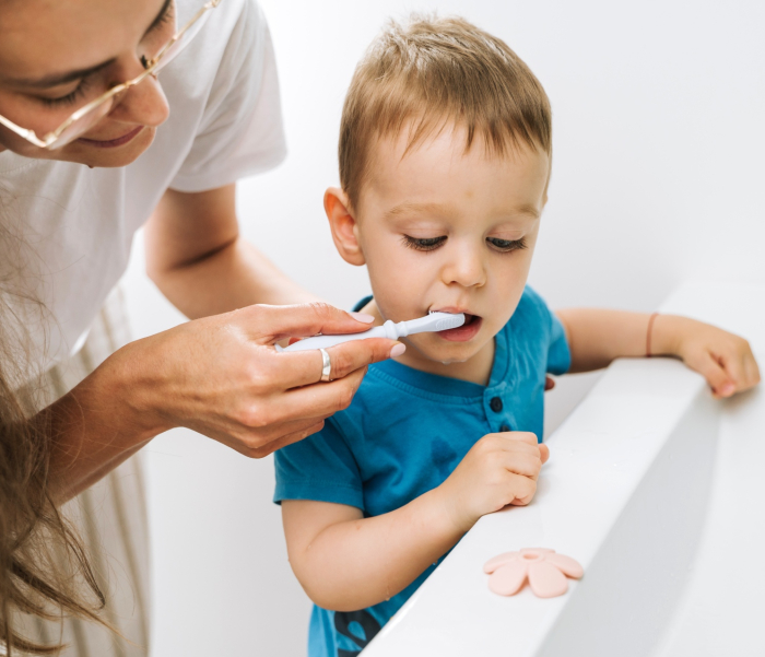 Periuta de dinti bebe din silicon Babysnugg cu 2 capete si ventuza, fara BPA, PVC, Latex si Ftalati - Albastra [2]