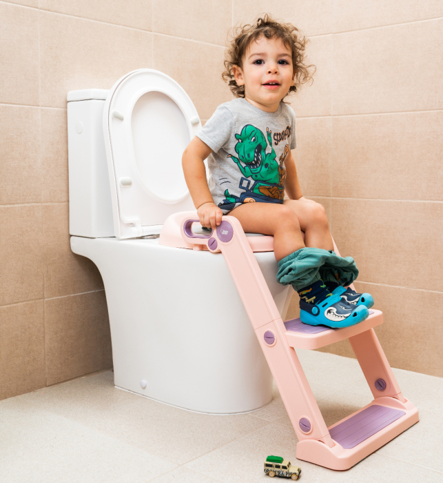 Reductor WC copii cu scarita pliabila si sezut moale Babysnugg – cu trepte ajustabile pentru toaleta ovala (40-47cm), Roz [1]