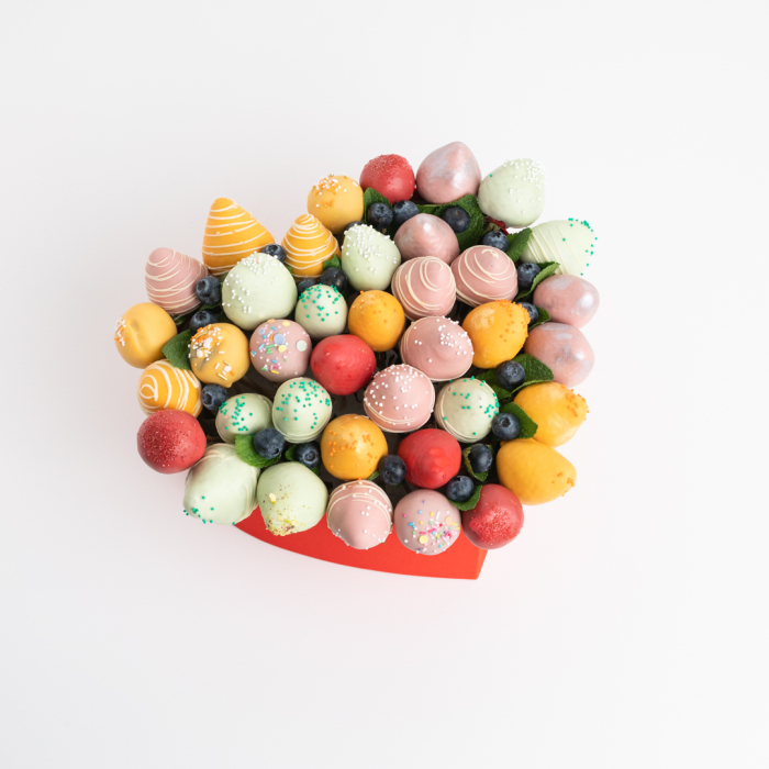 Aranjament Inima cu Capsuni Glazurate Multicolore [2]