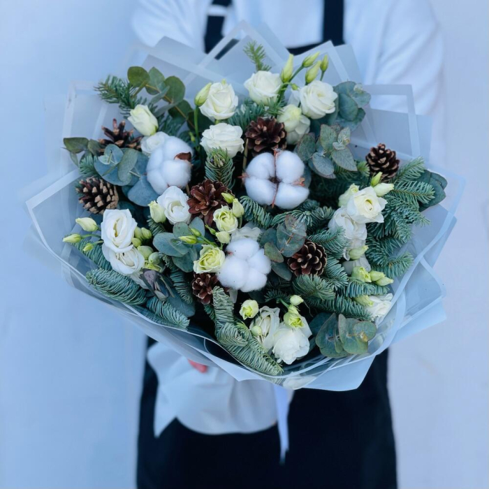 Buchet de Iarnă din Lisianthus și Eucalipt [3]