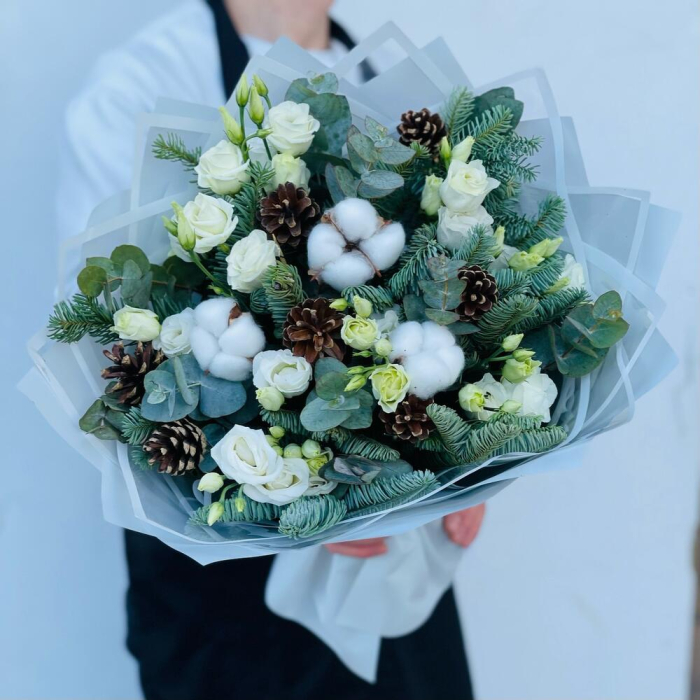 Buchet de Iarnă din Lisianthus și Eucalipt [5]