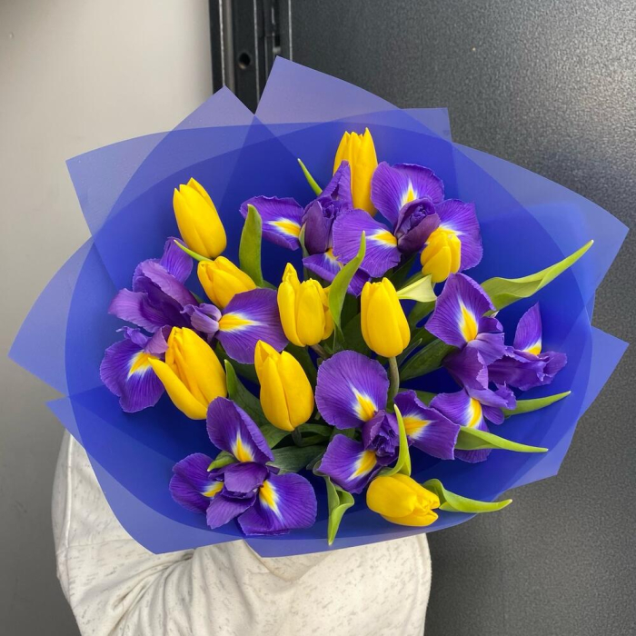 Buchet de Primăvară din Iriși și Lalele [2]