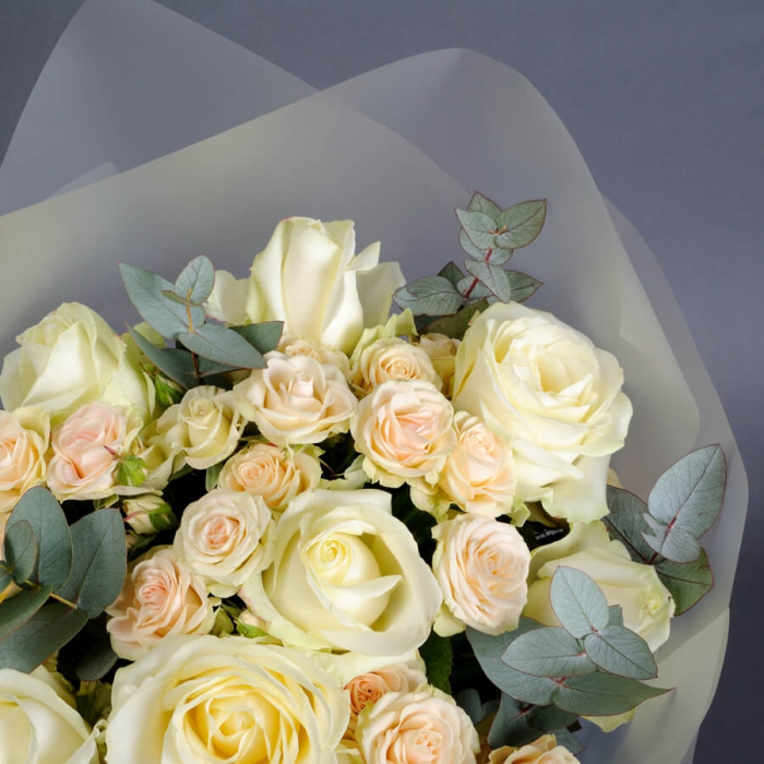 Buchet de Trandafiri Avalanche si Elena spray [4]