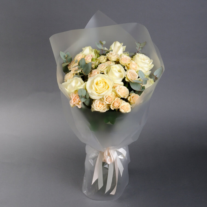 Buchet de Trandafiri Avalanche si Elena spray [1]