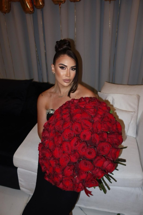 Buchet din 101 Trandafiri Roșii Romantici [2]