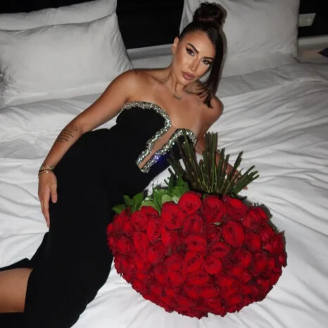 Buchet din 101 Trandafiri Roșii Romantici [1]