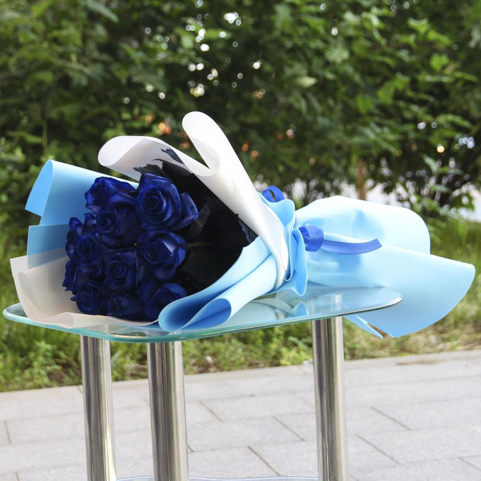 Buchet din 11 Trandafiri Albaștri [2]