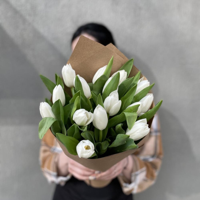 Buchet din 15 Lalele Albe [2]