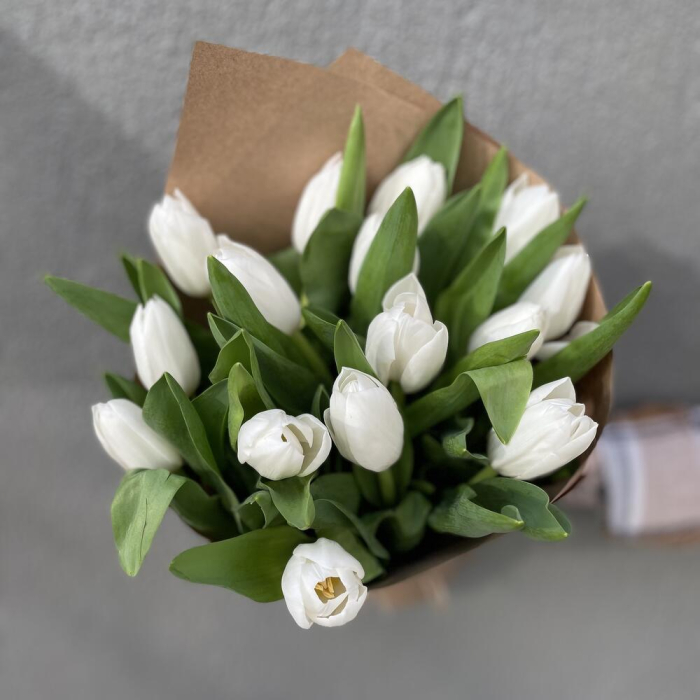 Buchet din 15 Lalele Albe [4]