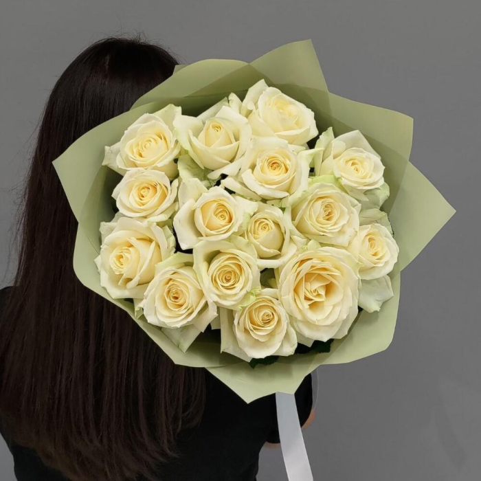 Buchet din 15 Trandafiri Albi [2]