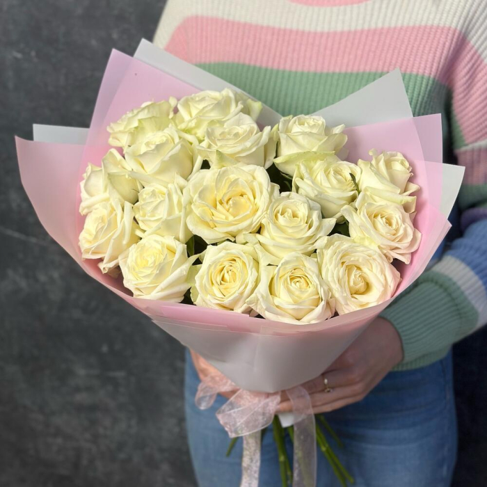 Buchet din 17 Trandafiri Albi [5]