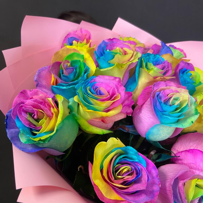 Buchet din 19 Trandafiri Rainbow [4]