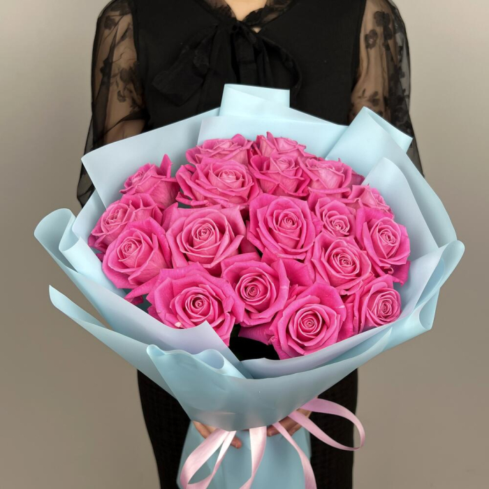 Buchet din 19 Trandafiri Roz [2]