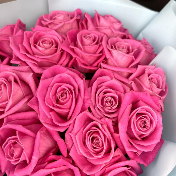 Buchet din 19 Trandafiri Roz [4]