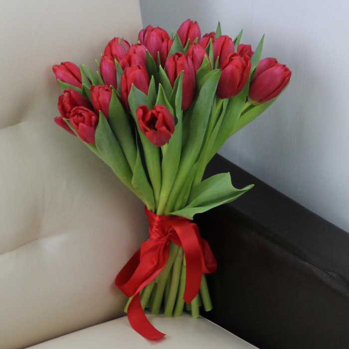 Buchet din 25 de Lalele Roșii [1]