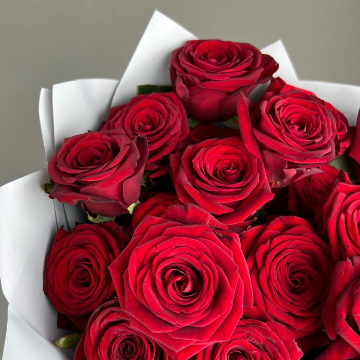 Buchet din 25 Trandafiri Roșii [5]