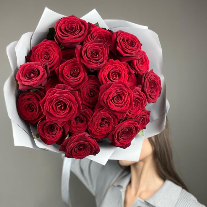 Buchet din 25 Trandafiri Roșii [1]