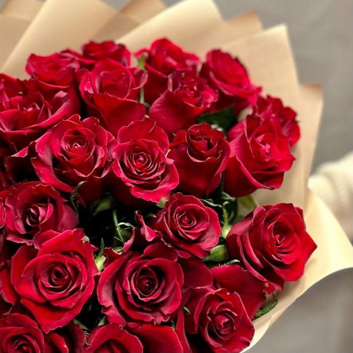 Buchet din 27 Trandafiri Roșii [3]