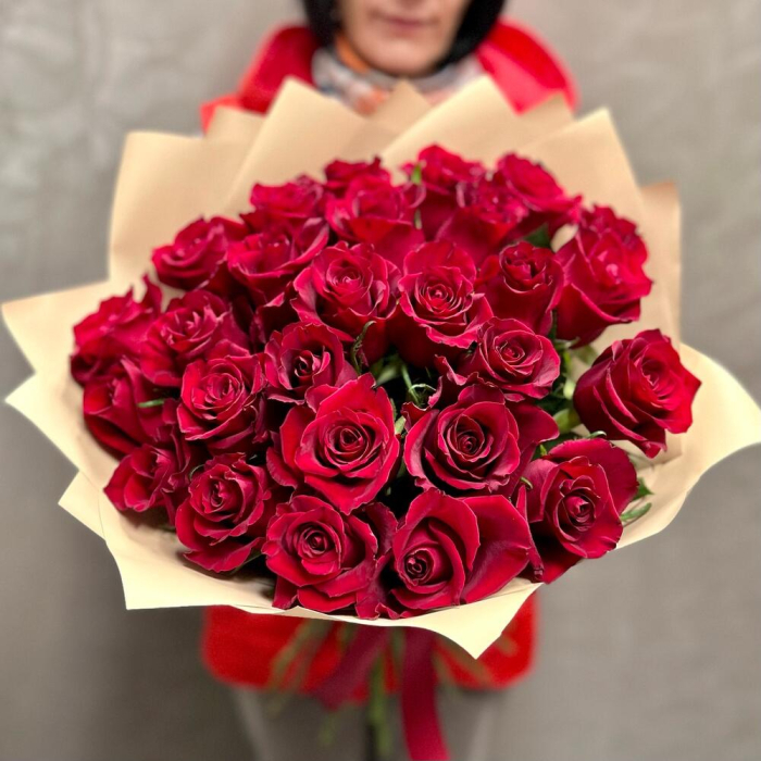 Buchet din 27 Trandafiri Roșii [1]