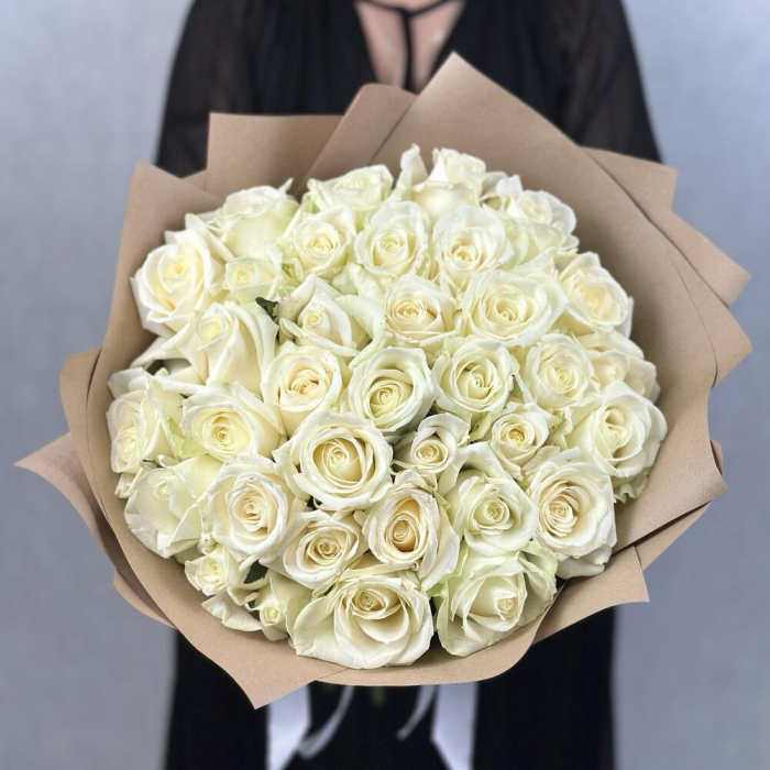 Buchet din 35 Trandafiri Albi [2]