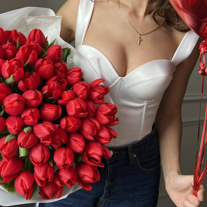 Buchet din 51 Lalele Roșii [2]