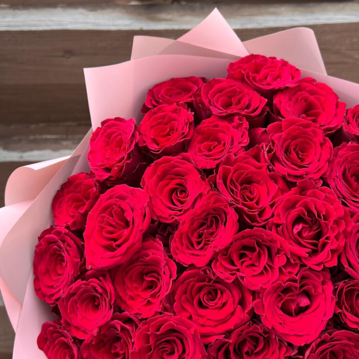 Buchet din 51 Trandafiri Roșii [5]