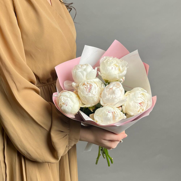 Buchet din 7 Bujori Albi [2]