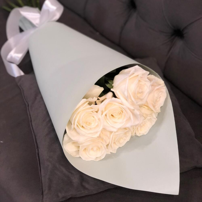 Buchet din 7 Trandafiri Albi [1]