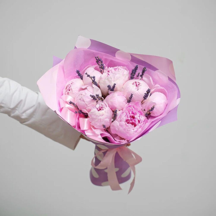 Buchet din 9 Bujori și Lavandă [5]