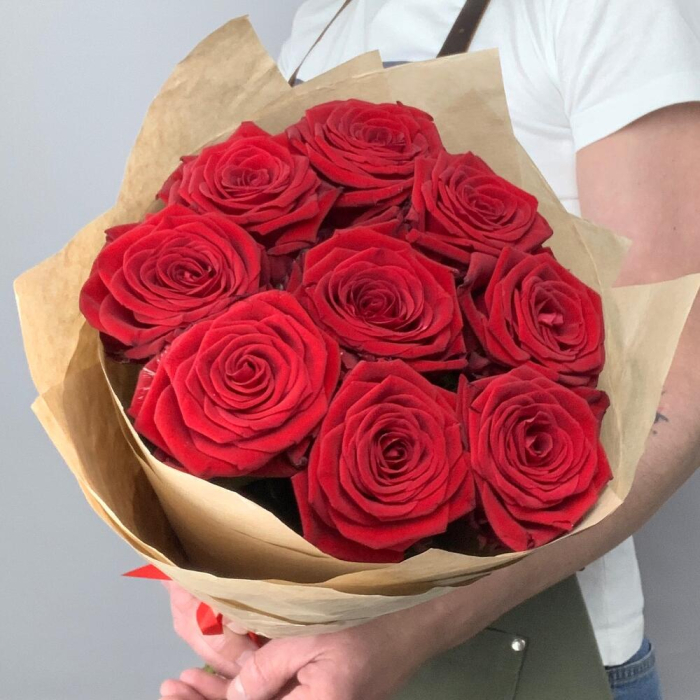 Buchet din 9 Trandafiri Roșii [1]