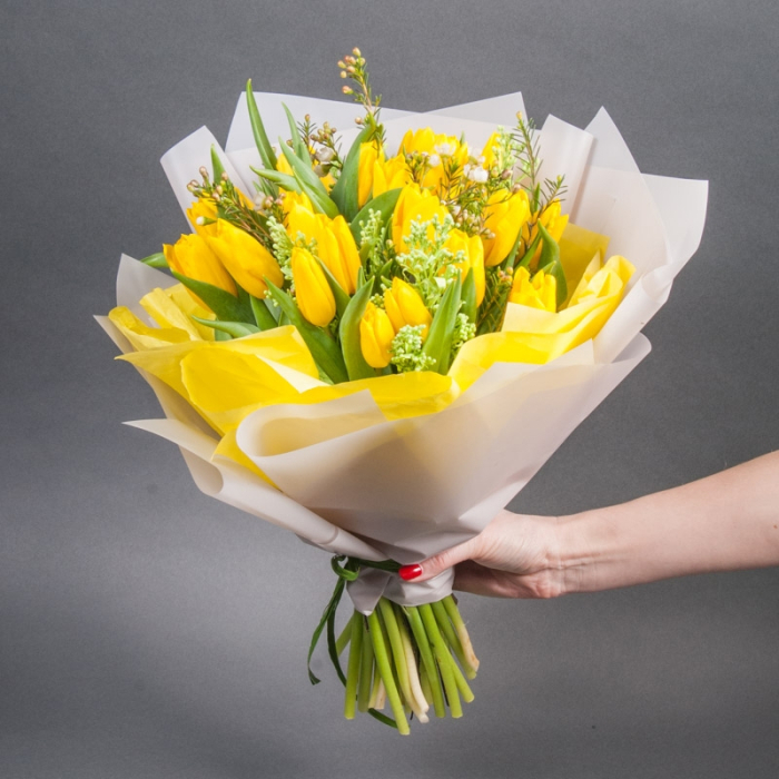 Buchet „Soare” din Lalele Galbene și Solidago [3]