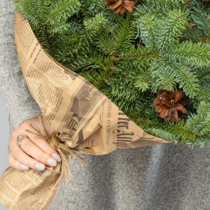 Buchet de iarnă „Winter Nobilis” cu livrare oriunde in Romania [3]