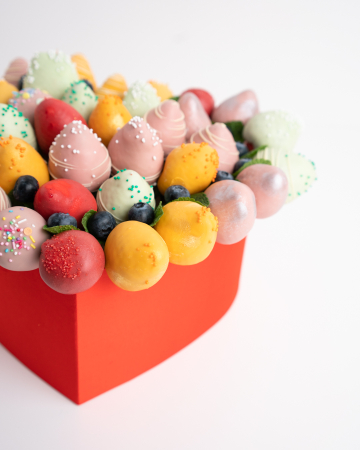 Aranjament Inima cu Capsuni Glazurate Multicolore [2]