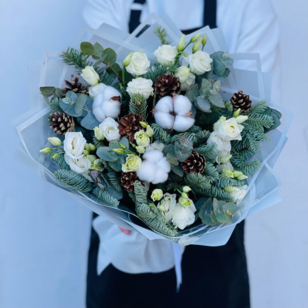 Buchet de Iarnă din Lisianthus și Eucalipt [2]