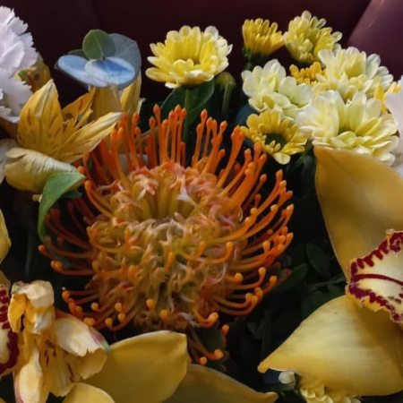 Buchet de Toamnă din Crizanteme și Orhidee [5]