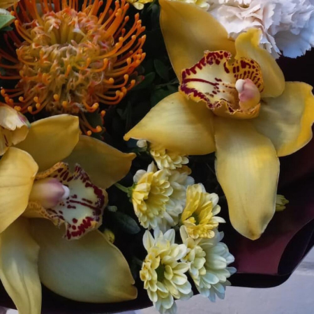 Buchet de Toamnă din Crizanteme și Orhidee [4]