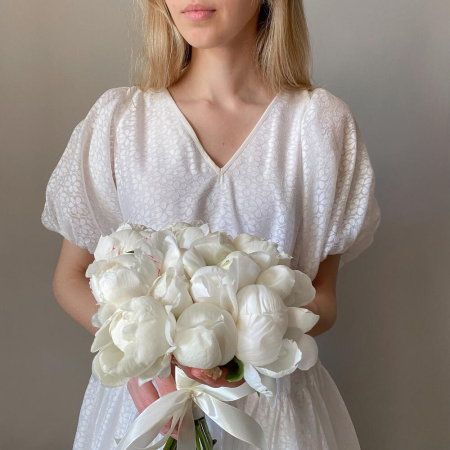 Buchet din 11 Bujori Albi [1]