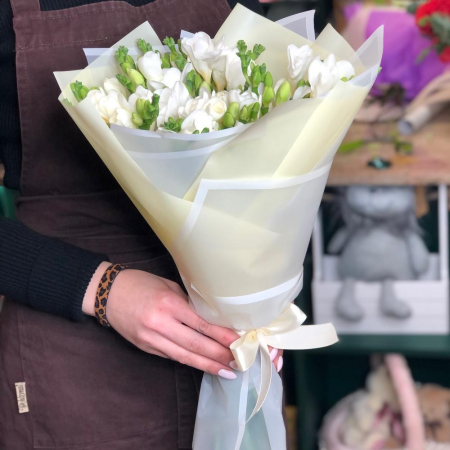 Buchet din 15 Frezii Albe [1]