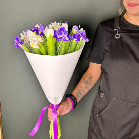 Buchet din 15 Iriși Alb-Mov [1]