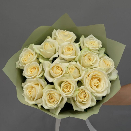 Buchet din 15 Trandafiri Albi [2]