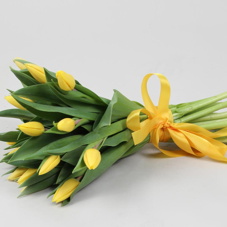 Buchet din 19 Lalele Galbene [1]