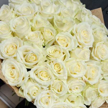 Buchet din 51 Trandafiri Albi [2]