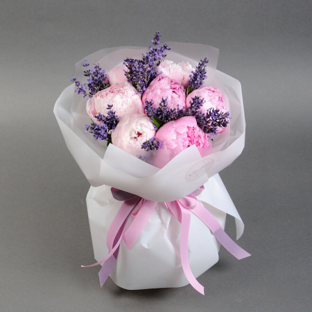Buchete - Buchet din 7 Bujori Roz și Lavandă