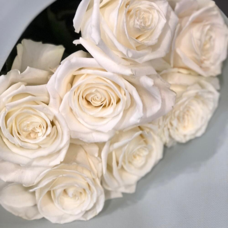 Buchet din 7 Trandafiri Albi [2]